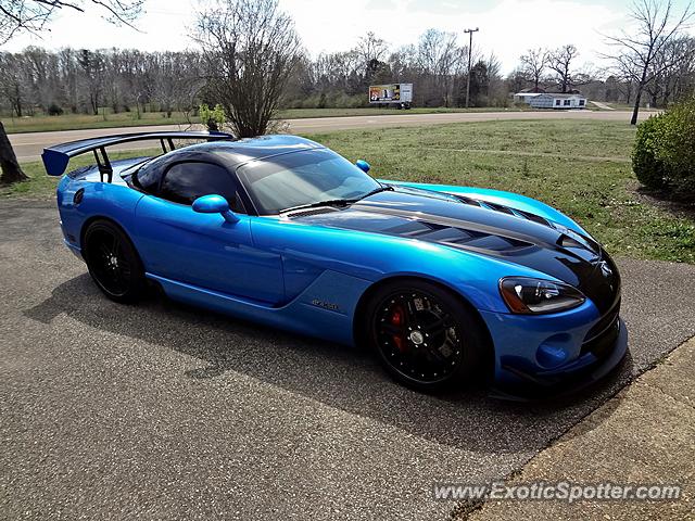 Dodge Viper spotted in Adamsville, Tennessee