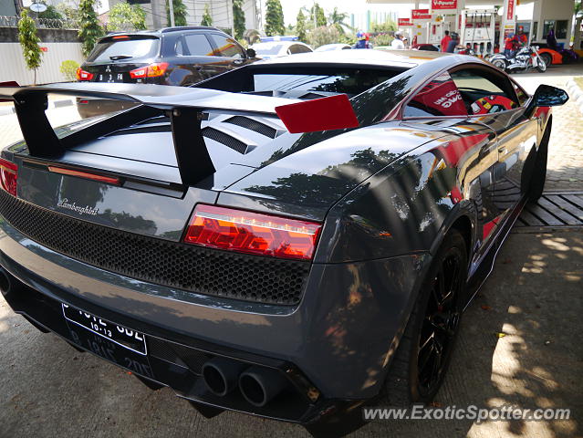 Lamborghini Gallardo spotted in Jakarta, Indonesia