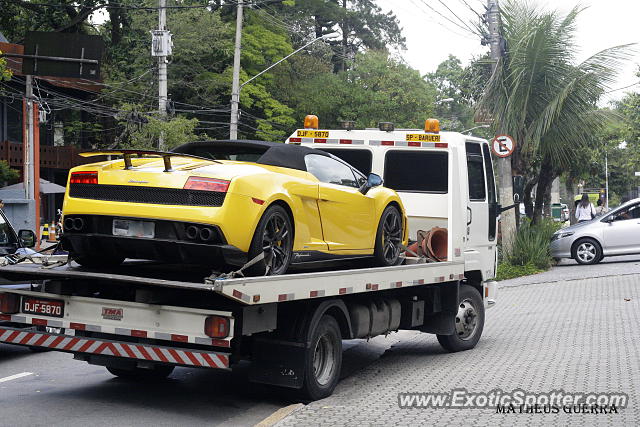 Lamborghini Gallardo spotted in São Paulo, Brazil