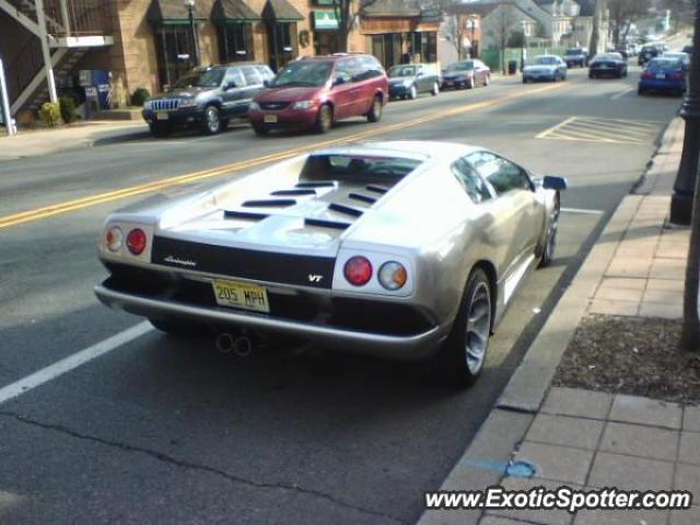 Lamborghini Diablo spotted in Madison, New Jersey