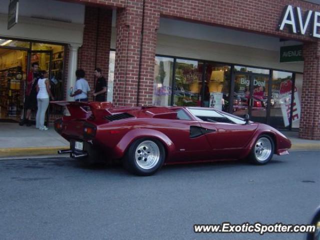 Lamborghini Countach spotted in Greenbelt, Maryland