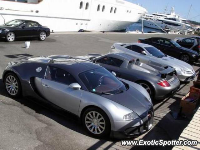 Bugatti Veyron spotted in Moudania, Greece