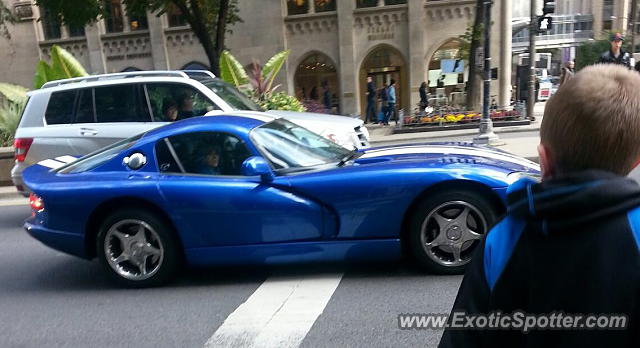 Dodge Viper spotted in Chicago, Illinois