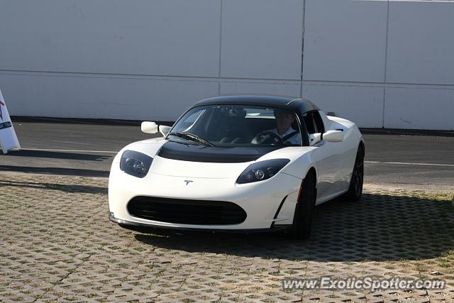 Tesla Roadster spotted in Hawthorne, California