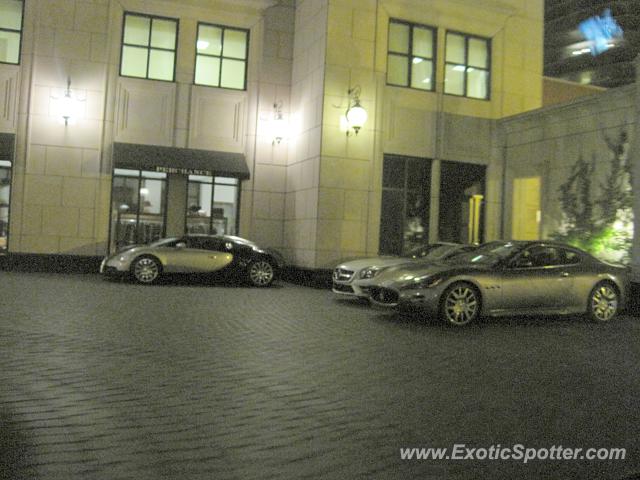 Bugatti Veyron spotted in Chicago, Illinois