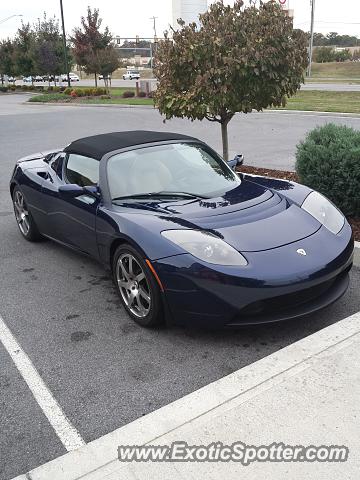 Tesla Roadster spotted in Kingsport, Tennessee