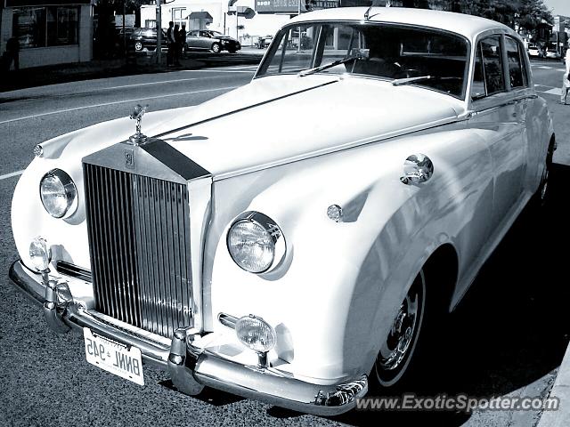 Rolls Royce Silver Cloud spotted in Toronto, Canada