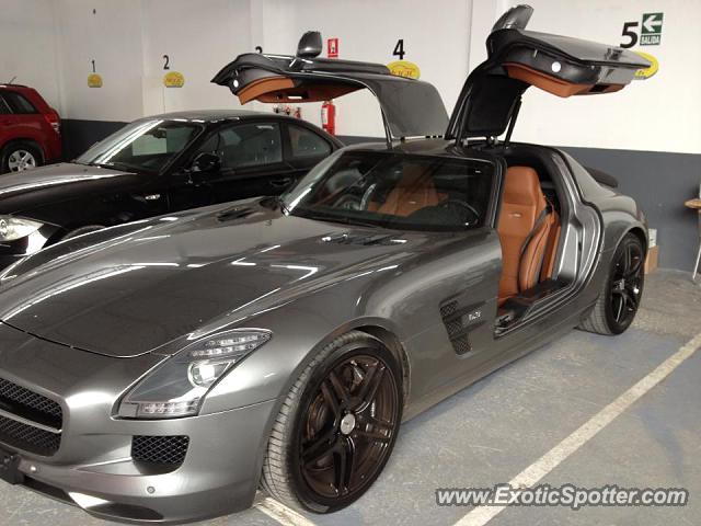 Mercedes SLS AMG spotted in Lima, Peru