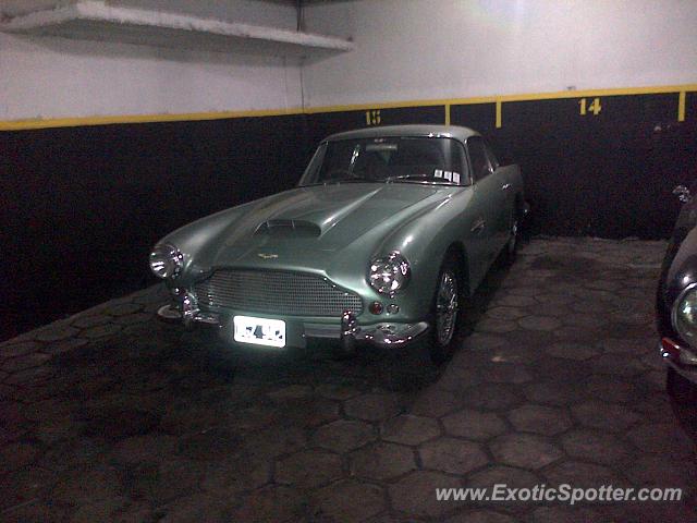 Aston Martin DB4 spotted in Buenos Aires, Argentina