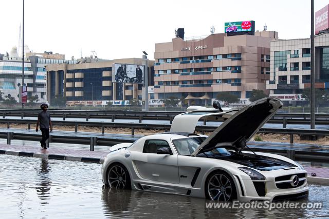 Mercedes SLS AMG spotted in Dubai, United Arab Emirates