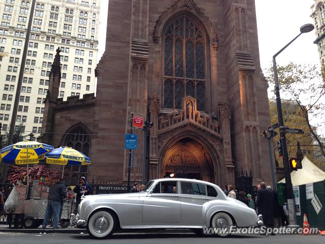 Rolls Royce Silver Cloud spotted in Manhattan, New York