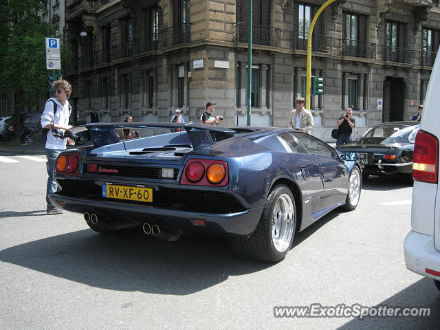 Lamborghini Diablo spotted in Milano, Italy