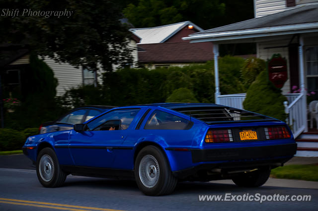 DeLorean DMC-12 spotted in Williamson, New York