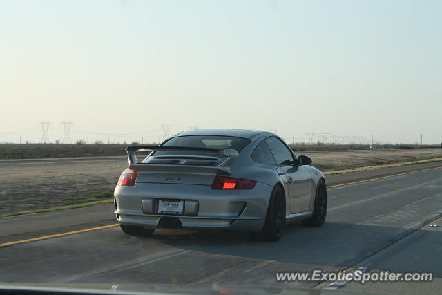 Porsche 911 GT3 spotted in I-5, California