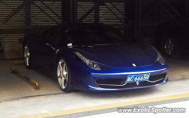 Ferrari 458 Italia spotted in Shanghai, China