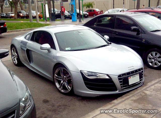 Audi R8 spotted in Lima, Peru