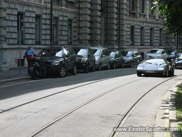 Lamborghini Countach spotted in Milano, Italy