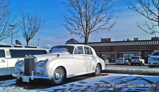 Rolls Royce Silver Cloud spotted in Brampton Ontario, Canada