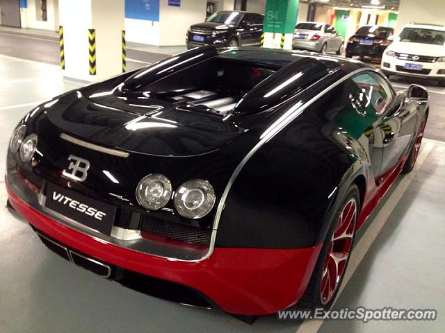 Bugatti Veyron spotted in Shanghai, China
