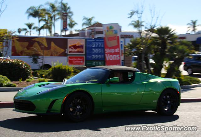 Tesla Roadster spotted in La Jolla, California