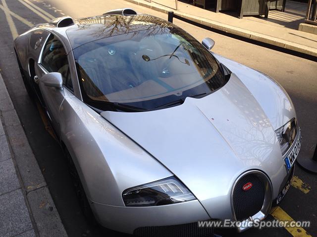 Bugatti Veyron spotted in Paris, France