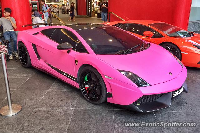 Lamborghini Gallardo spotted in Orchard Road, Singapore