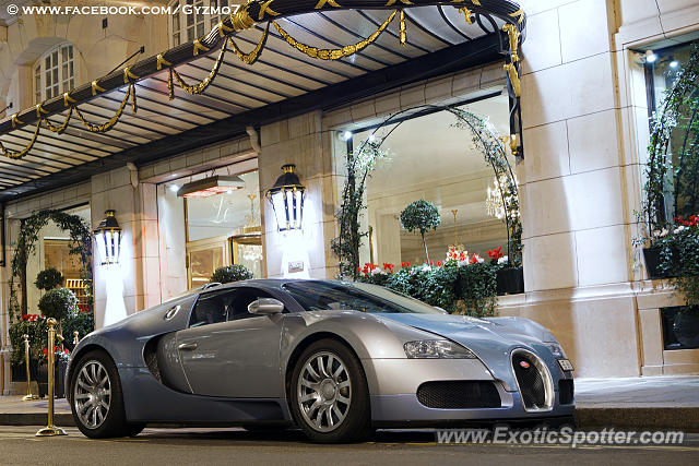 Bugatti Veyron spotted in Paris, France