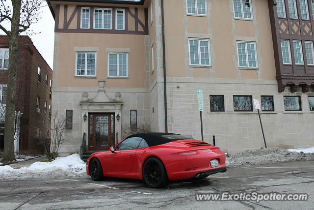 Porsche 911 spotted in Highland Park, Illinois