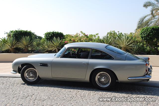 Aston Martin DB4 spotted in Dubai, United Arab Emirates