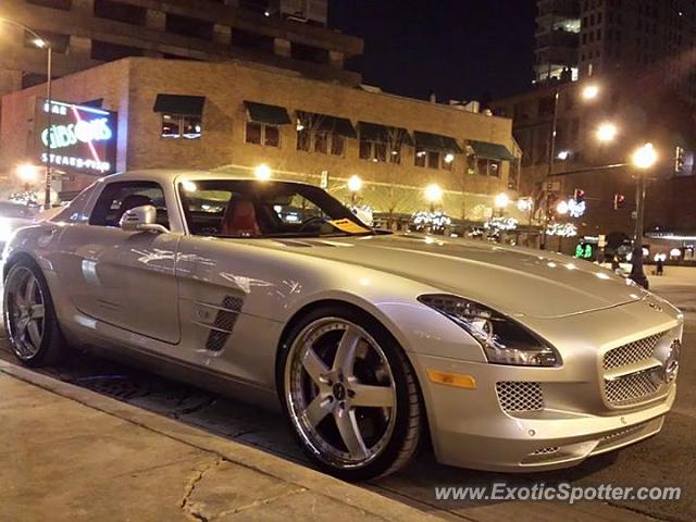 Mercedes SLS AMG spotted in Chicago, Illinois