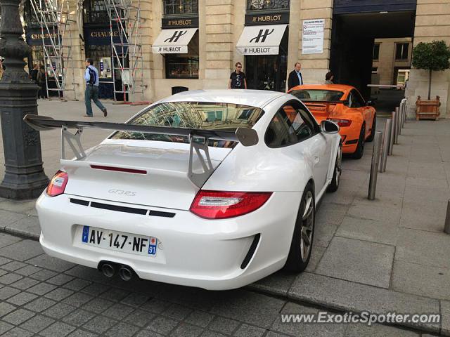 Porsche 911 GT3 spotted in Paris, France