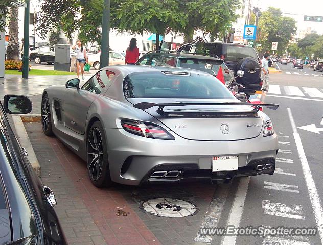Mercedes SLS AMG spotted in Lima, Peru