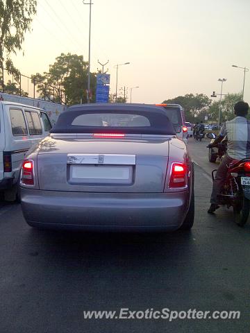 Rolls Royce Phantom spotted in Pune, India