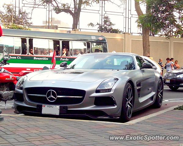 Mercedes SLS AMG spotted in Lima, Peru