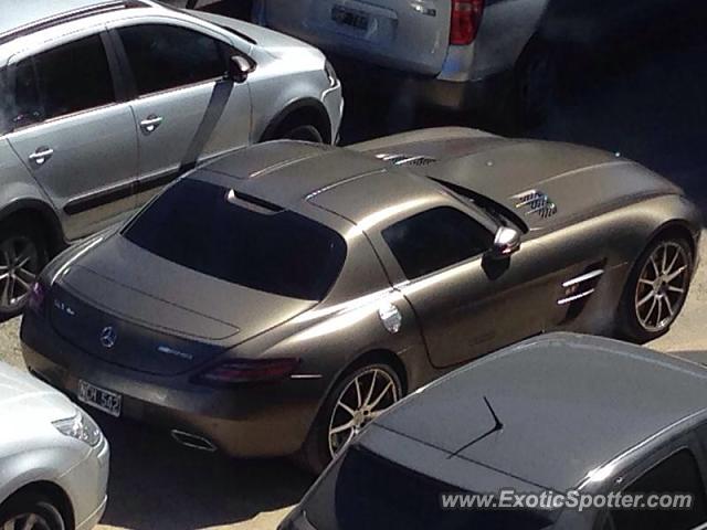 Mercedes SLS AMG spotted in Buenos aires, Argentina