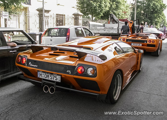 Lamborghini Diablo spotted in Bologna, Italy