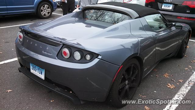 Tesla Roadster spotted in Newtown, Connecticut