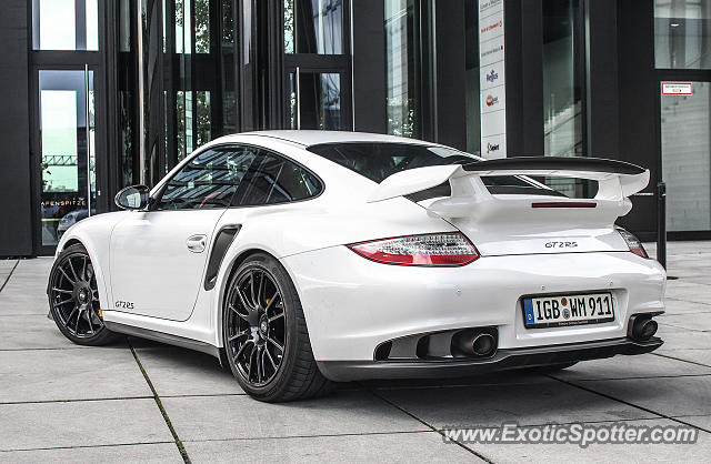 Porsche 911 GT2 spotted in Düsseldorf, Germany