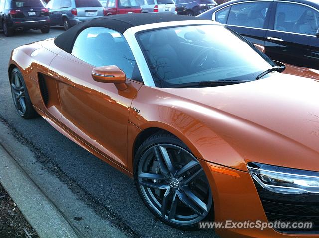 Audi R8 spotted in Lake Forest, Illinois