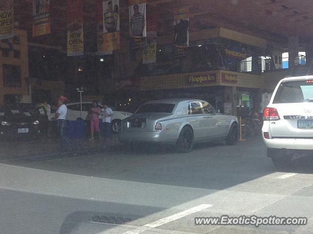 Rolls Royce Phantom spotted in San Juan City, Philippines