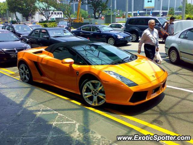 Lamborghini Gallardo spotted in SIngapore, Singapore