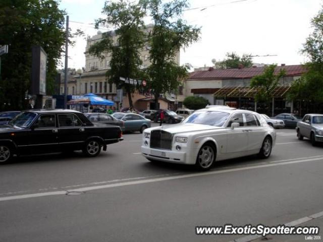 Rolls Royce Phantom spotted in Moscow, Russia