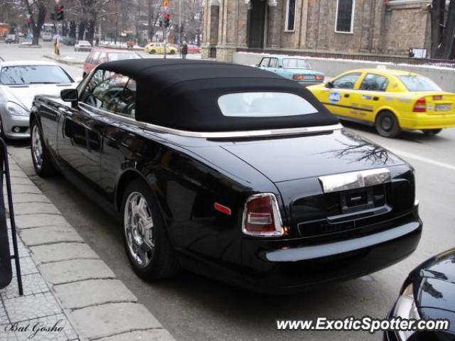 Rolls Royce Phantom spotted in Bulgaria, Bangladesh