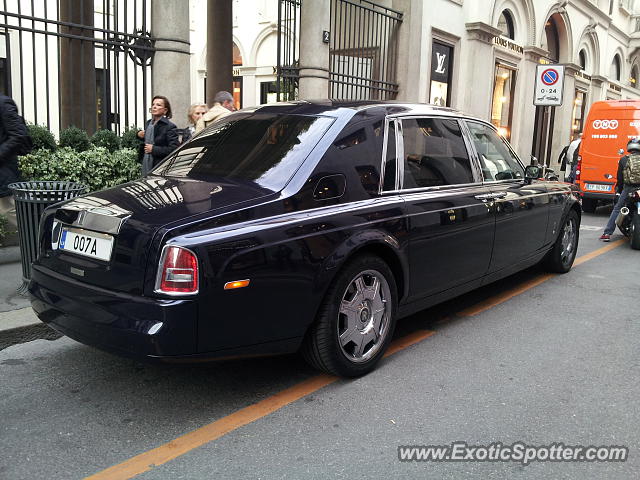 Rolls Royce Phantom spotted in Milano, Italy