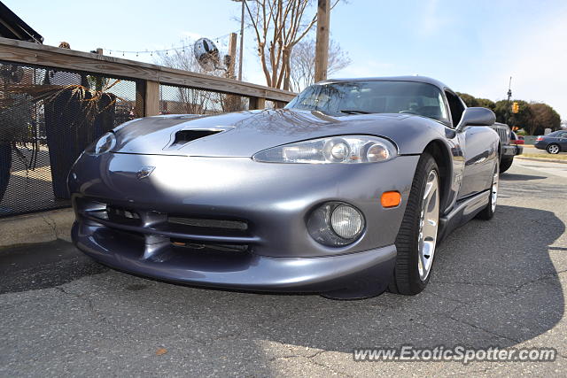 Dodge Viper spotted in Cornelius, North Carolina