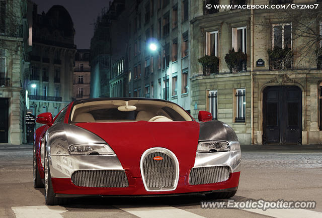 Bugatti Veyron spotted in Paris, France