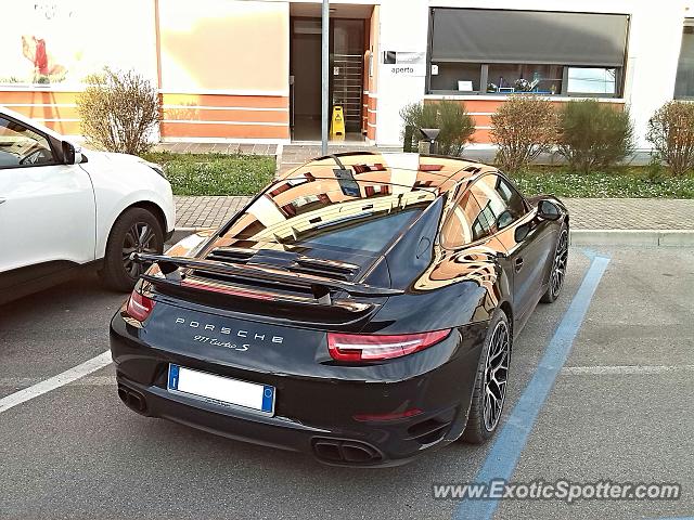 Porsche 911 Turbo spotted in Oderzo, Italy