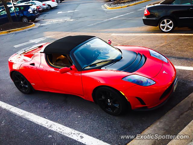 Tesla Roadster spotted in Bethesda, Maryland