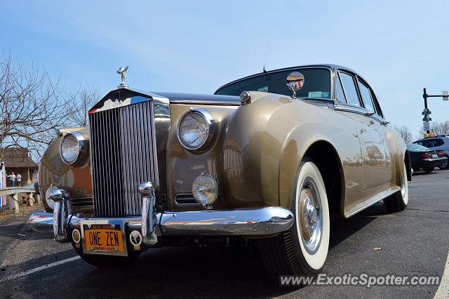 Rolls Royce Silver Cloud spotted in Ontario Beach, New York