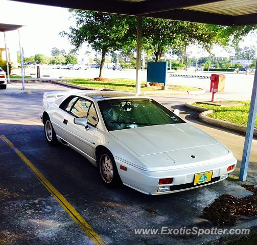 Lotus Esprit spotted in Beaumont, Texas